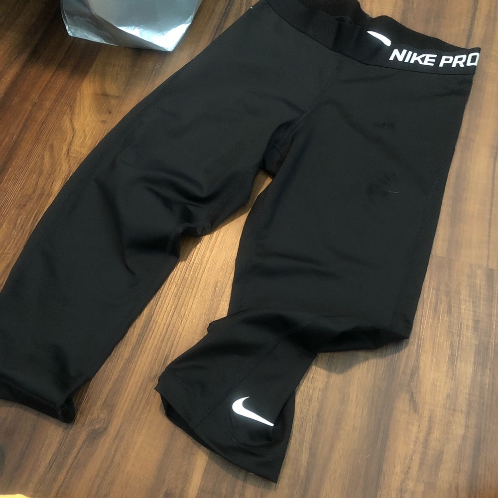 Cropped Nike Leggings black M